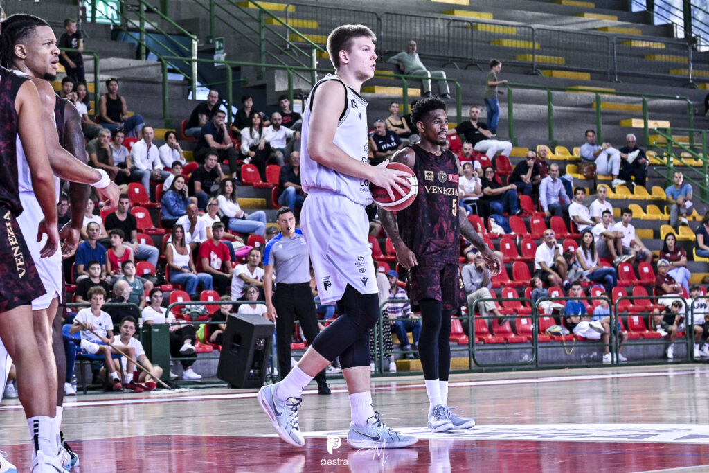 Karlis Silins Trofeo Lovari con Venezia